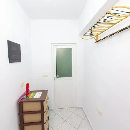 Garden Apt-1 * Σαράντα
