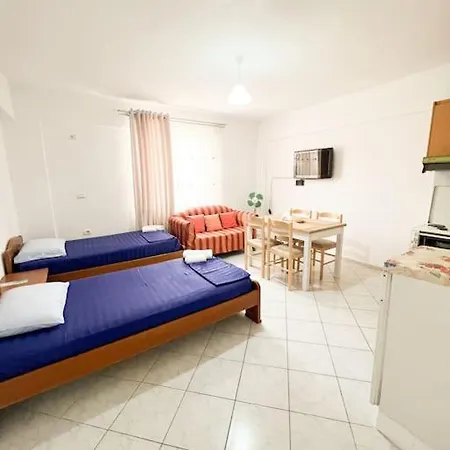 Διαμέρισμα Garden Apt-1 *