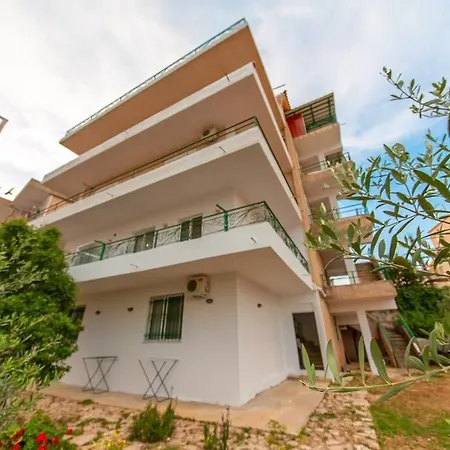 Garden Apt-1 * Σαράντα
